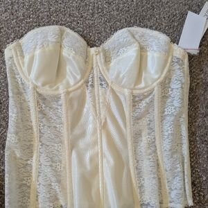 Dominique Cream Lace Panel Bra Sweetheart Neckline